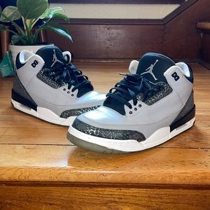 AIR JORDAN WOLF GREY 3s
